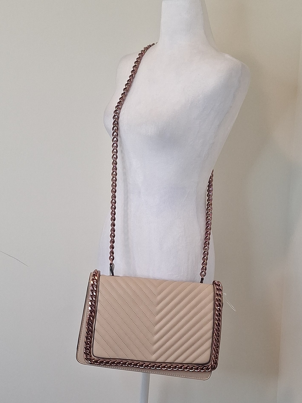 Aldo Beige Quilted Shoulder Bag with Rose Gold Chain Trim NWT